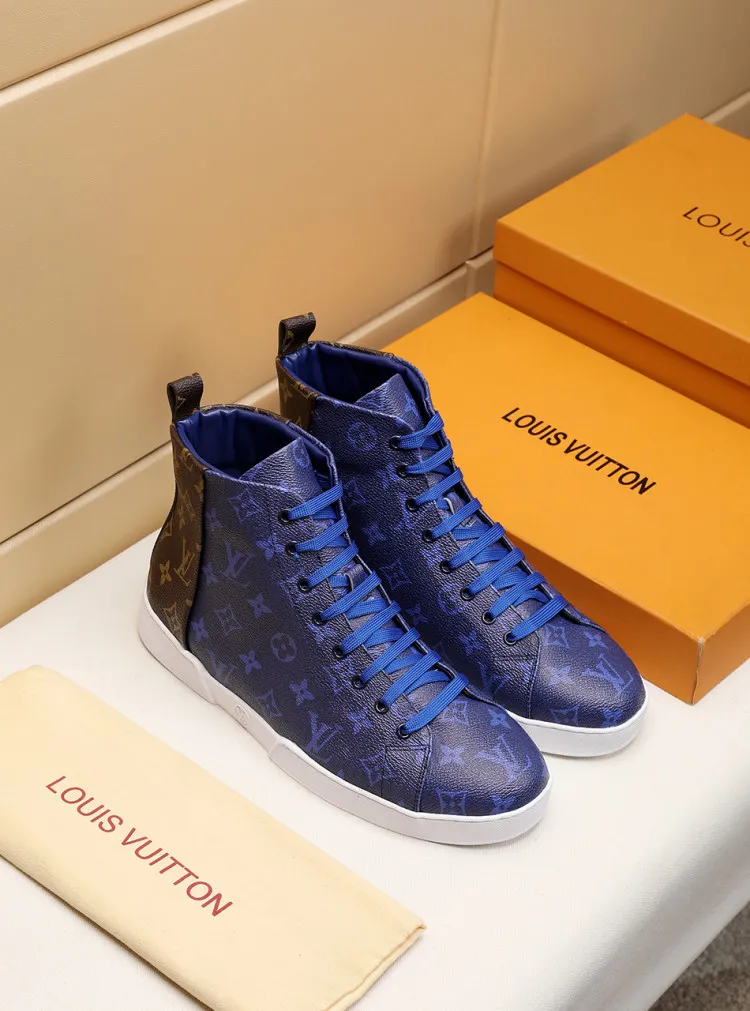 Factory price: 400💰【LV】Official website popular series 🇮🇹🇮🇹1:1 production, selected high-end imported imitation sheepskin lining sheepskin pads, matched with Louis Vuitton Monogram Ecli men's shoes 💰se canvas and pure white rubber soles, extremely simple design, perfect interpretation of the latest inspiration for shoes, classic and fashionable integration, 🔍🔍high quality, worthy of your possession. The bottom car thread will never be unglued. Sellers are welcome to sell as shown in the picture above. We can send one piece on behalf of you. Number of yards: 38-44 (45 yards can be customized)